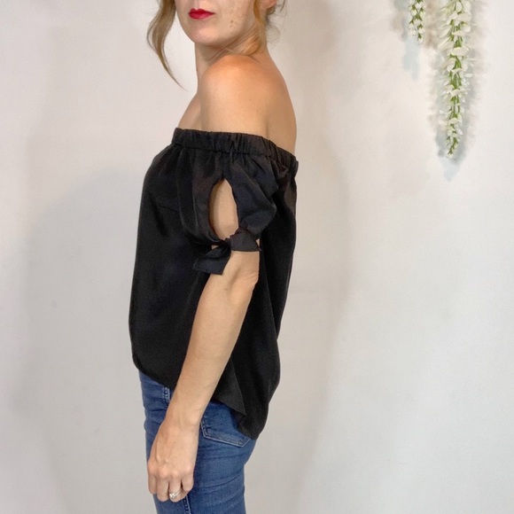 NWT AMANDA UPRICHARD off-shoulder black blouse toe sleeve high low hem 2023 - Picture 2 of 9